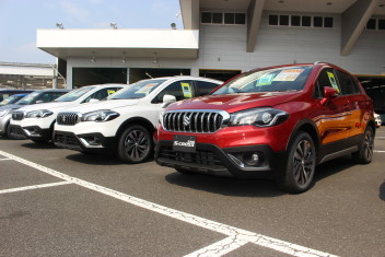SX4　S-CROSS展示車限定ナビプレゼント！