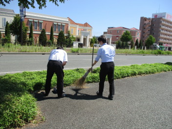 奉仕活動を行いました。