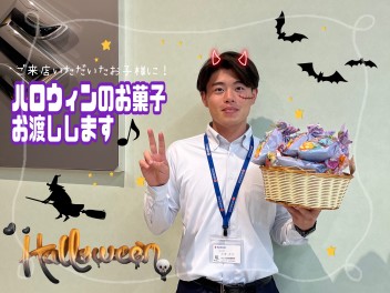 お子さまにハロウィンのお菓子がもらえちゃう！