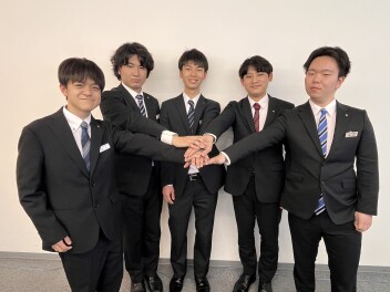 ＼新入社員　自己紹介 　サービス編／
