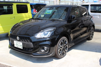 スイフトスポーツ試乗車で登場♪