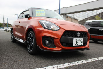 スイフトスポーツ試乗車で追加になりました！
