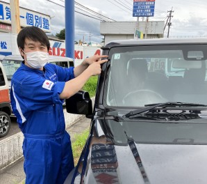 令和５年７月より、車検ステッカー貼り付け位置変更になります！！