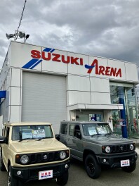 ジムニーとシエラ試乗車あります！！