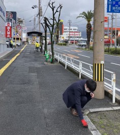 朝の清掃活動を行いました。