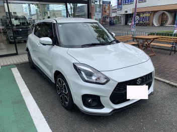 Ｉ様にスイフトスポーツをご納車させていただきました。