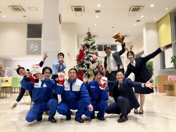 クリスマスディスプレイコンテスト！今年のスターは誰の手に？！