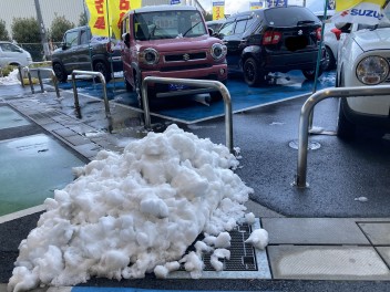 雪道にスタック！！そんな時はＪＡＦが心強いです！！