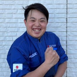 新入社員紹介　サービス