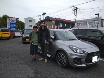 Ｒ様　Thank you for purchasing a new car!