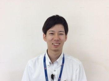 新人営業の前川です！！