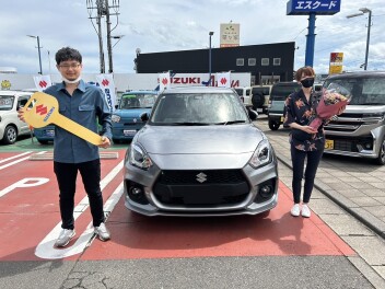 O様にスイフトスポーツをご納車させて頂きました