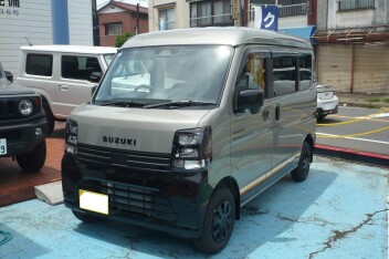 新車エブリィバン納車です。