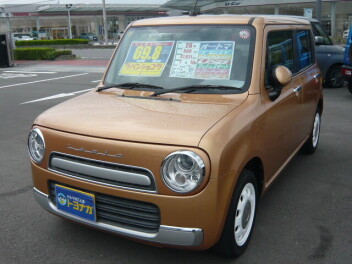 Ｈ２６年ラパンショコラＸが入庫しました。ラパンLCの先輩？走行47611キロで車検はR7年１０月です。