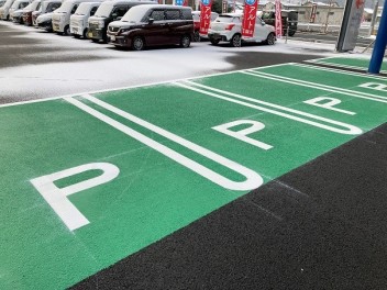 駐車場がきれいになりました！