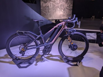 電気とエンジン　時代の節目　電動Bike　電動自転車へ移り変わり