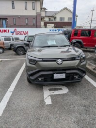 ★eビターラ展示車店頭に入りました★