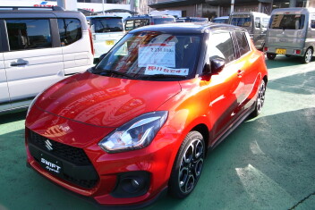スイフトスポーツ新車！１台在庫ございます！！
