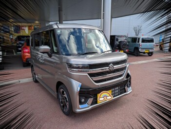 内装と装備、スチールシルバーの色がいい！
