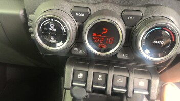 車内を少しでも早く涼しくするには