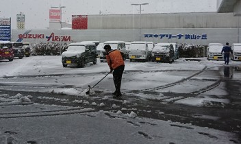 雪が積もる時に…