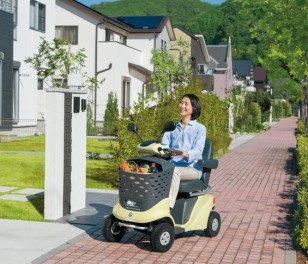 日常のお出かけをサポート！電動車いすセニアカー！