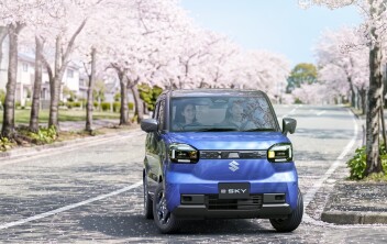 スズキ軽乗用EV　　e SKY 発表