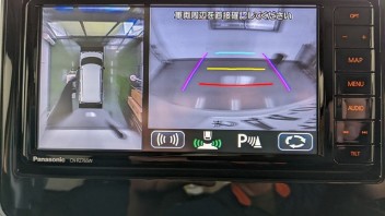 バックカメラだけ白黒になる現象