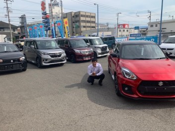 納車待ちのお客様のお車と展示車が入庫致しました！