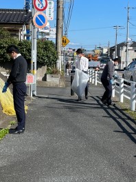 営業所周りの清掃実施しました！