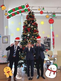 ツリー飾りました☆★