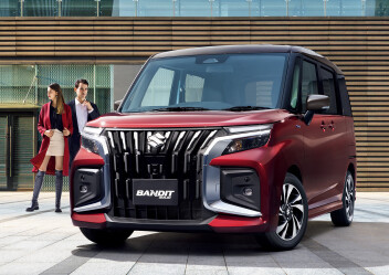 【2026年５月最新版　ソリオ・ソリオ バンディットの即納在庫車・最新納期情報】夏休み前に間に合う在庫車もございます｜スズキアリーナさいたま中尾店