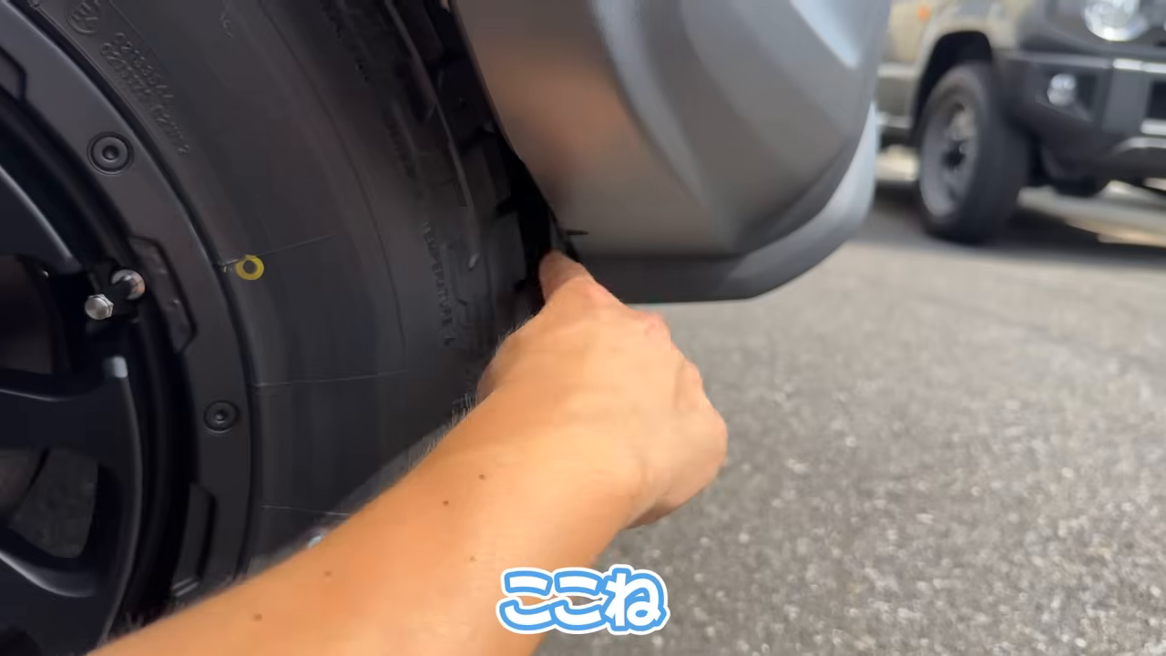 ジムニーシエラバンパー干渉