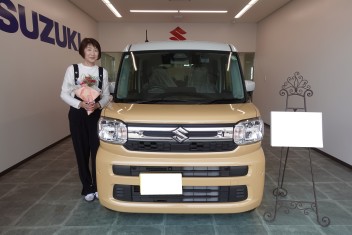 ミモザ色が愛くるしい☆スペーシア