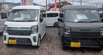 エブリィとエブリィワゴンの試乗車そろっています