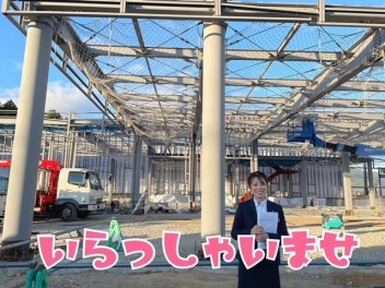 新店舗工事の様子　鉄柱完成