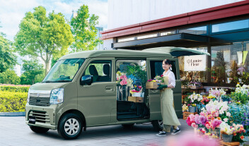 「New エブリイ 登場」、「New エブリイ Jリミテッド 登場」、「New エブリイワゴン 登場」