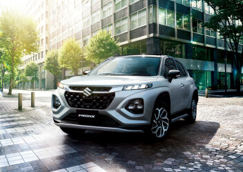 クーペスタイルＳＵＶ　新型フロンクス　デビュー！