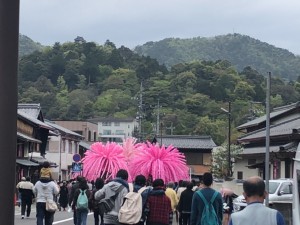 山とみこし