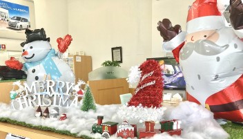 宮前店、クリスマスに向けて準備中！！