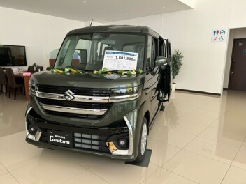 スペーシアカスタムの展示車入りました！！