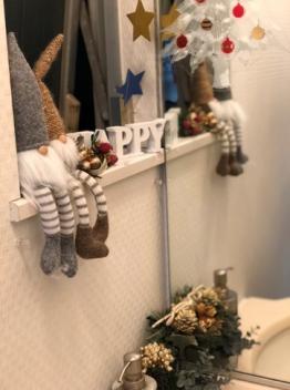 ★クリスマスの飾り付け-その②-★『何度も言うけど、飾り付けはトイレから始めたいタイプの事務員』編！