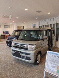 スペーシアカスタム展示車入りました☆
