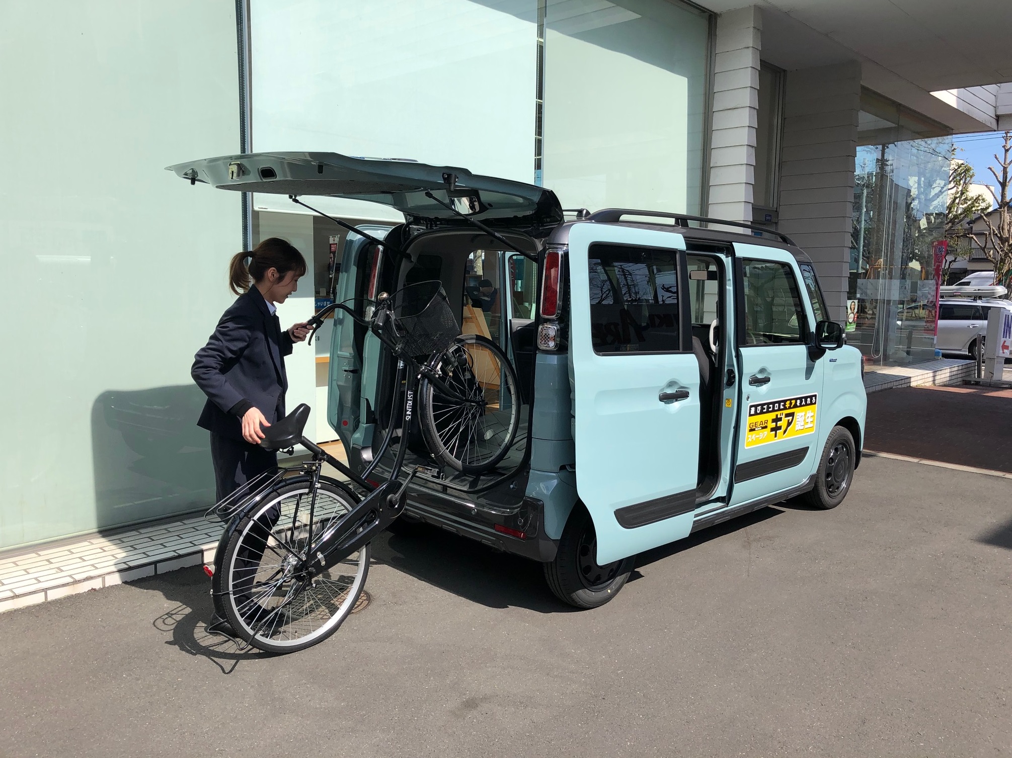 自転車 を 乗せ られる 車