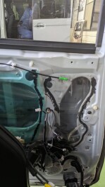 スペーシアのスライドドアが引っかかる感じで動かない