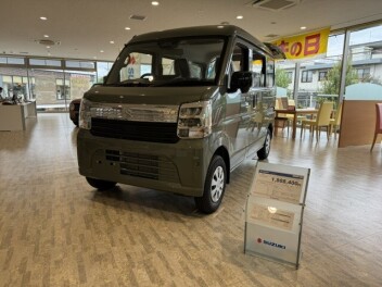 仕事の車の最前線！エブリイの新色です！