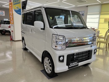 エブリイワゴンの展示車あります！！