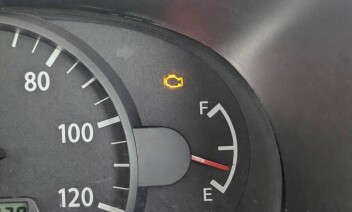 チェックランプ点灯の原因は？