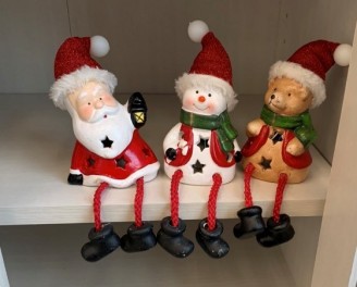 クリスマスの飾りつけをしました