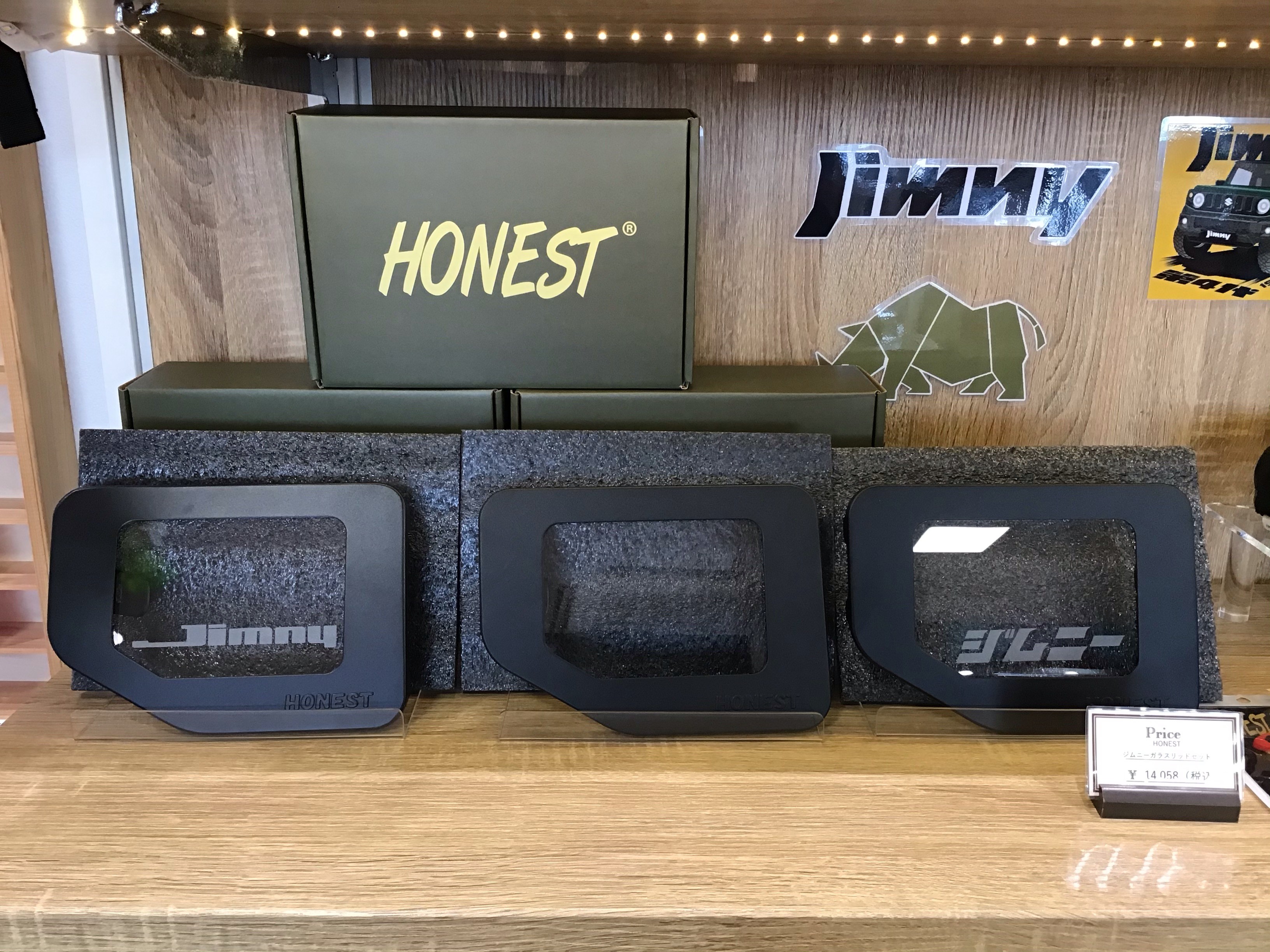 HONEST ジムニー ガラスリッド ロゴ jimny